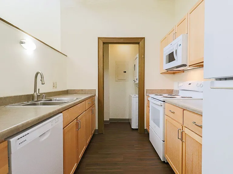 East High Apartments — Photo 114
