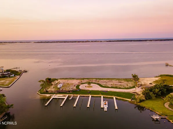 4717 S Shore Drive, Morehead City, NC 28557
