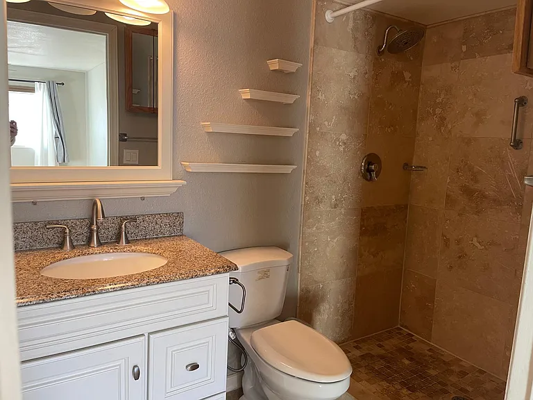 545 W Colgate Dr — Photo 12