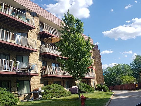 4th image of 5400 Astor Ln Unit 609