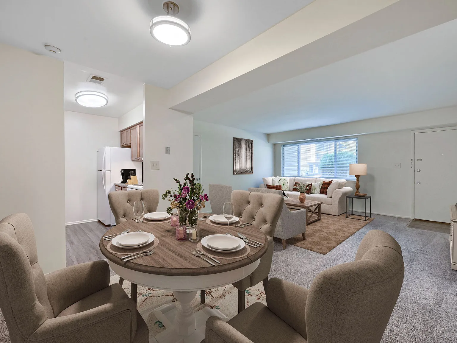 Plaza I Apartments — Photo 3