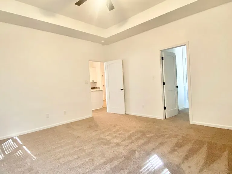 129 Tappan Zee Dr — Photo 8