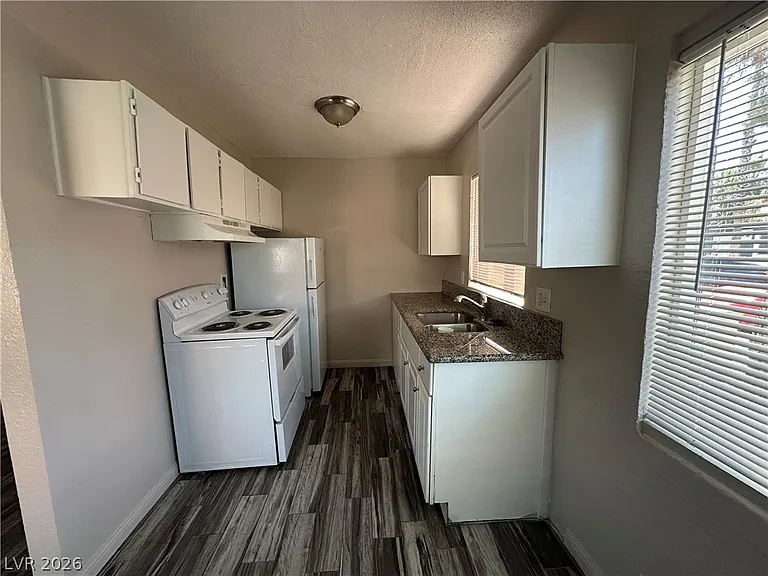 2105 Sunrise Ave #1 — Photo 7