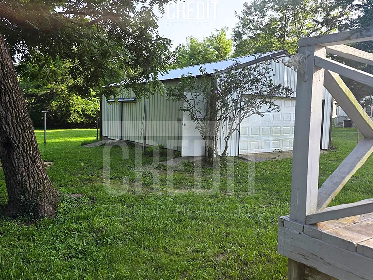 135 E Pine St — Photo 10