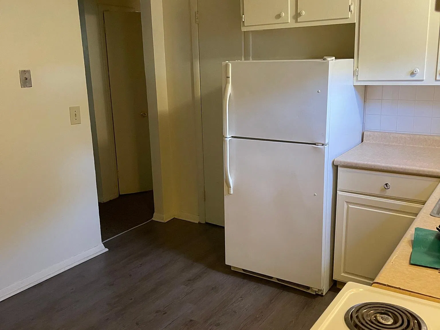 2 bed, 900 sqft, $1,300 — Photo 2