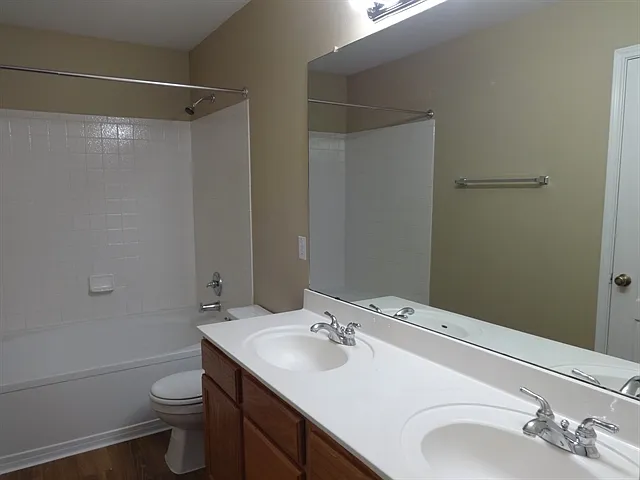 521 Emerald Fields Ln — Photo 7