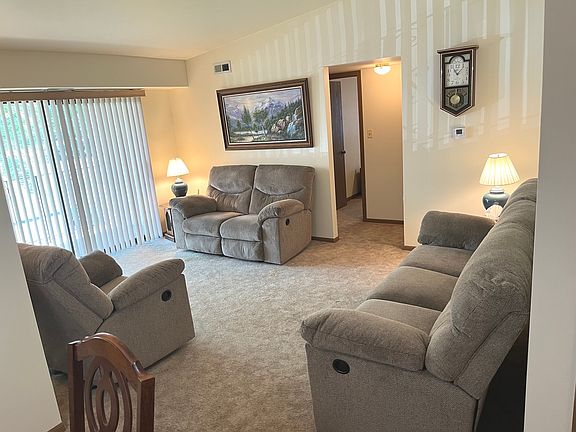 2nd image of 4926 134th St APT 209