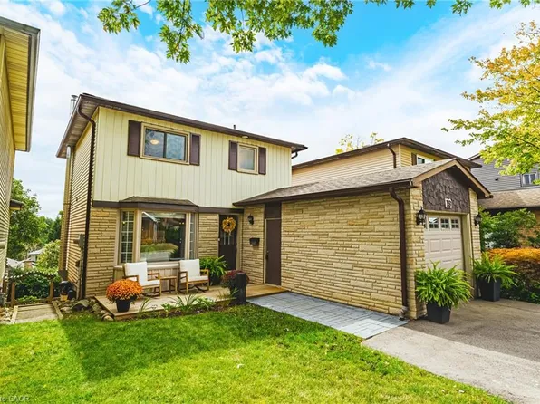 19 Hillsdale Ct, Hamilton, ON L9H 6K1