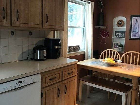 5th image of 2804 Lincoln Ave