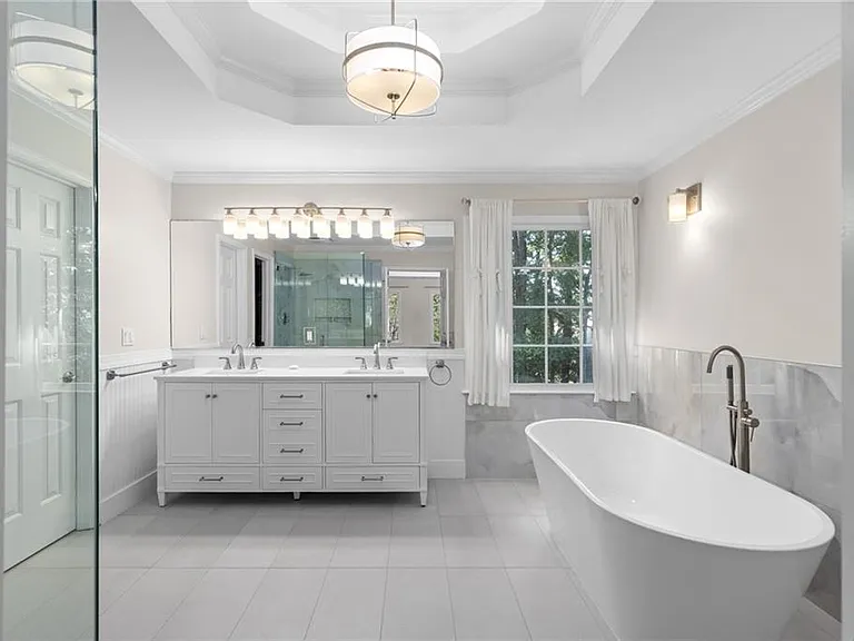 2560 Hamptons Run — Photo 24