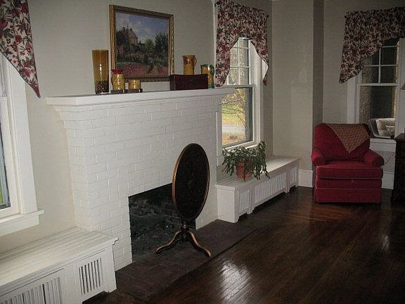 4th image of 312 College Ave