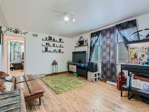 5th image of 1524 Jasmine St APT 1