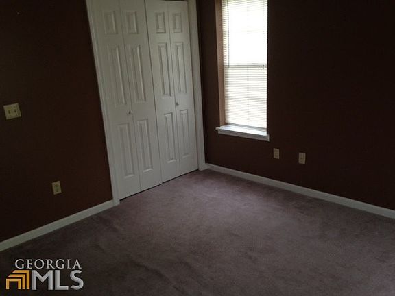 4th image of 30 Westwood Dr