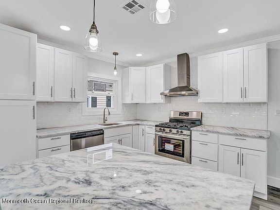 4th image of 385 Costa Mesa Dr