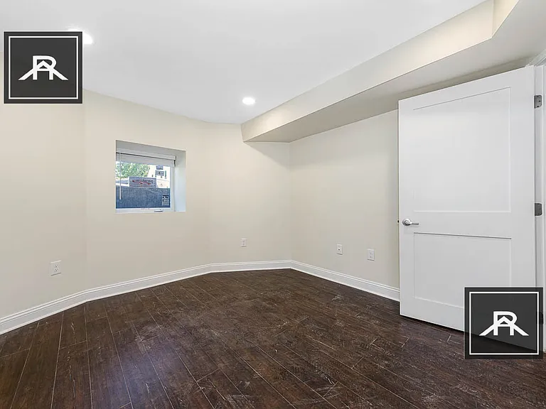 70-72 Stanley Ave #1 — Photo 32