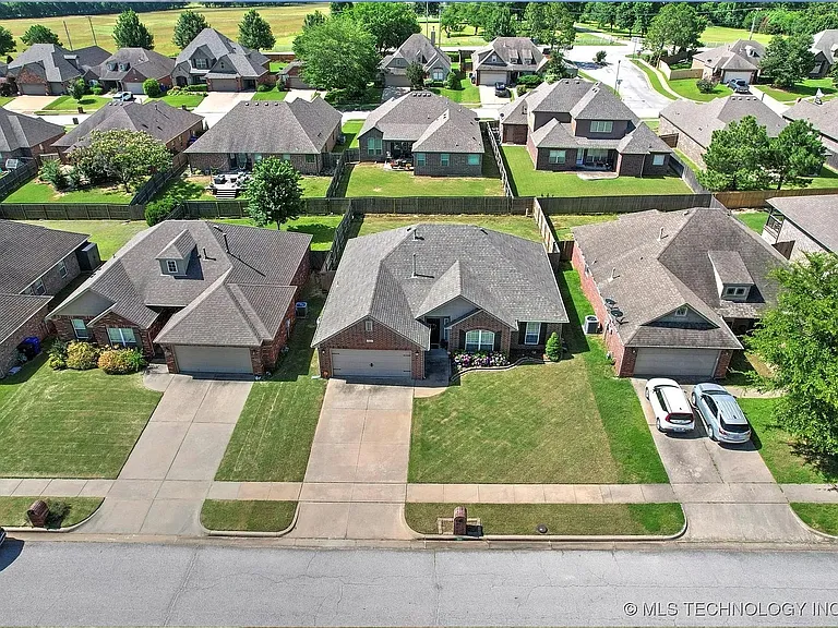 1801 E Montgomery St — Photo 26