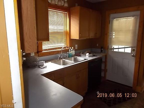 5th image of 18910 Meredith Ave