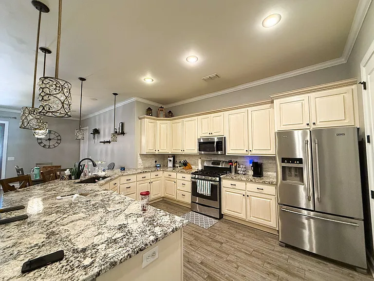 104 Shotts Ave — Photo 7