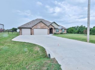 2103 E Sooner Rd, Tuttle, OK 73089