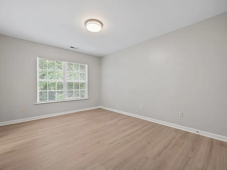 409 Burrell Rd — Photo 28
