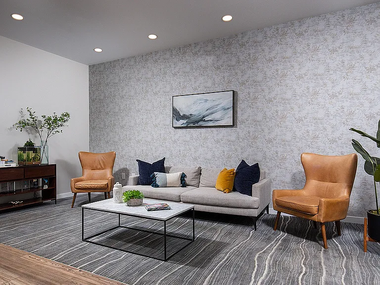 Leasing Center