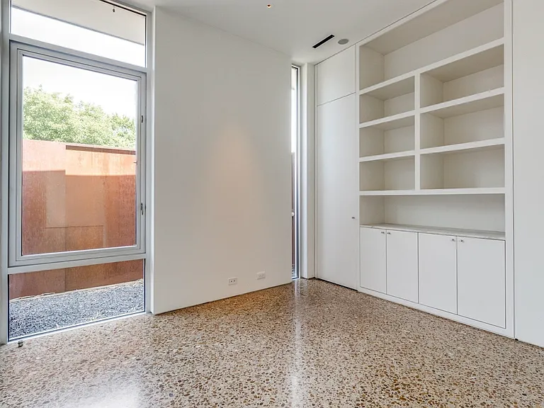 6035 Prospect Ave — Photo 8