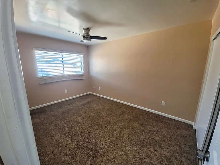 286 W Palomino Dr #USA-23 — Photo 18