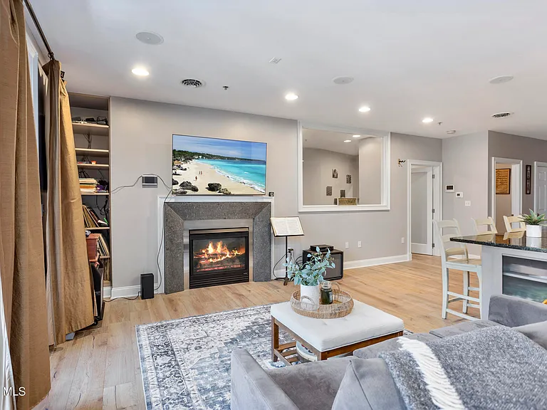 70 Railroad Pl #405 — Photo 3