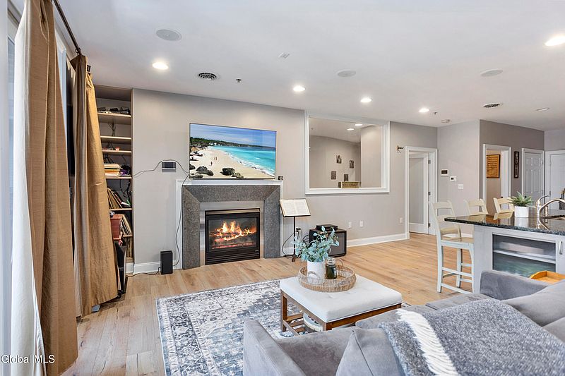 3rd image of 70 Railroad Place APT 405