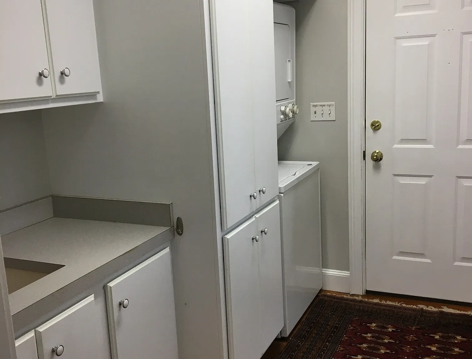 3 bed, 2400 sqft, $2,200 — Photo 4