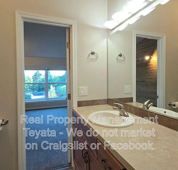 816 20th St #100 — Photo 18