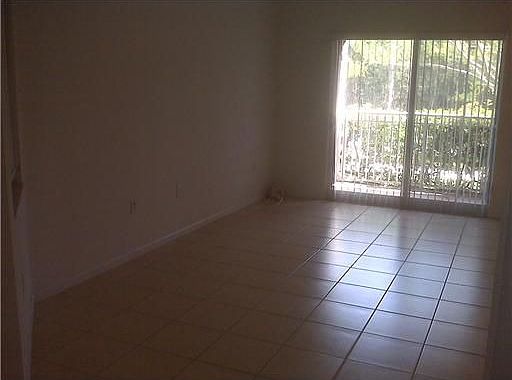 5th image of 11102 NW 83rd St APT 106