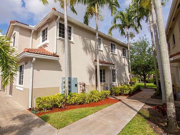 4th image of 21131 NW 14th Pl
