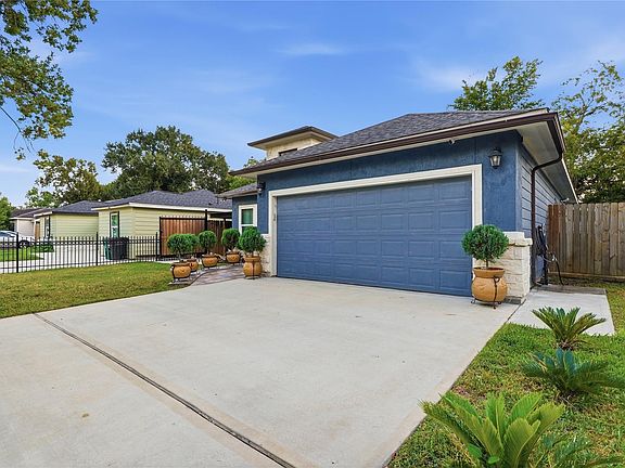 4th image of 2108 Garvey Dr