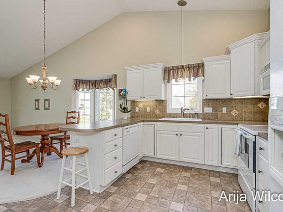 5th image of 6681 Passons Ct SE #11