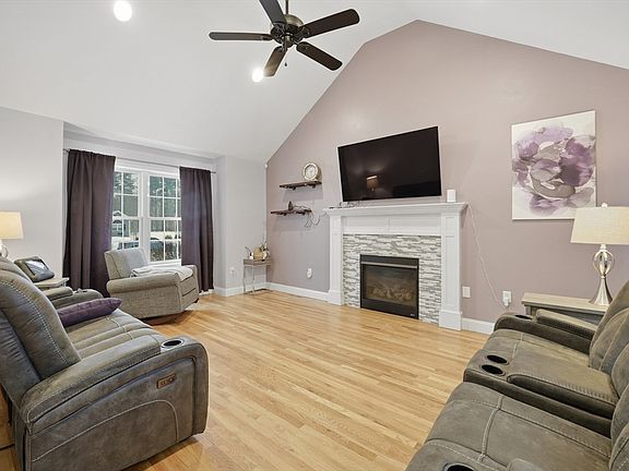 5th image of 5 Day Lily Ln