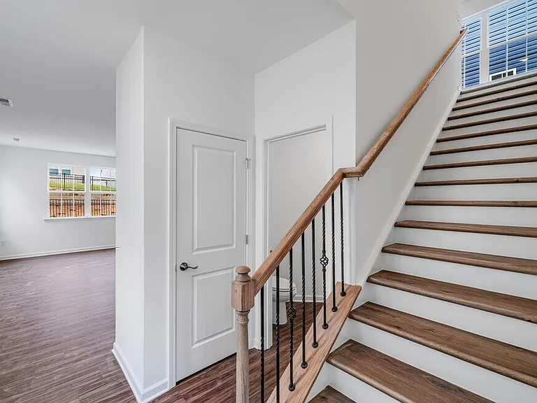 5295 Amaryllis Way — Photo 4