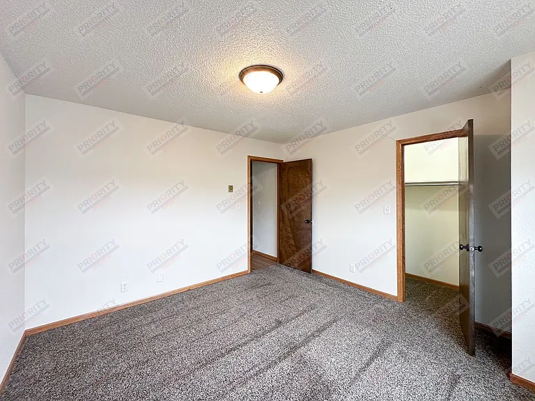 1409 E 12th St — Photo 13