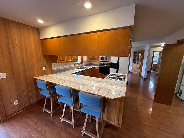 460 SE Conifer Pl — Photo 3