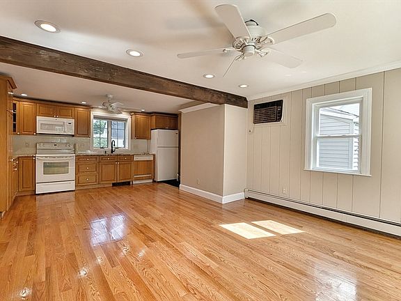 4th image of 12 Dahlia Ave