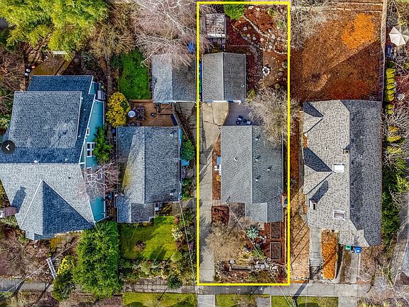 Aerial view with approximate lot lines.