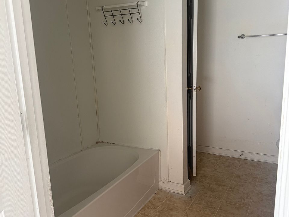 1st image of 502 Saint Thomas Dr