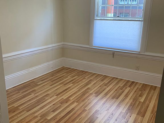 2nd image of 1450 Clay St APT 1
