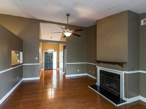 4th image of 3400 Woodspring Dr