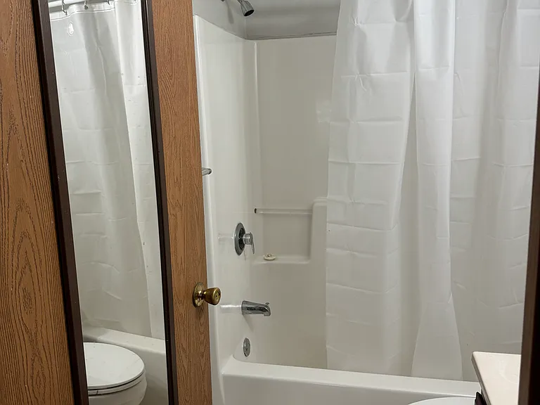 Masterbed bathroom
