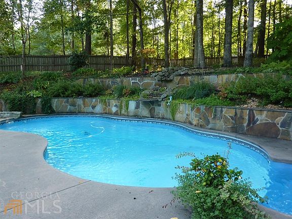2nd image of 1304 Yarborough Dr