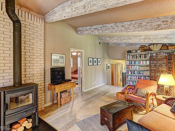 3rd image of 10303 Sugar Pine Ct