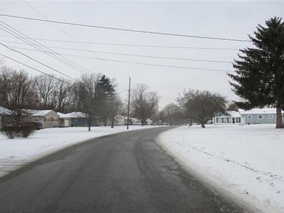 5th image of 454 Meadowbrook Ave