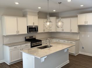 31 Fairwinds Dr, Lillington, NC 27546