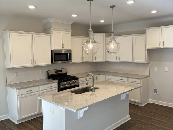 31 Fairwinds Dr, Lillington, NC